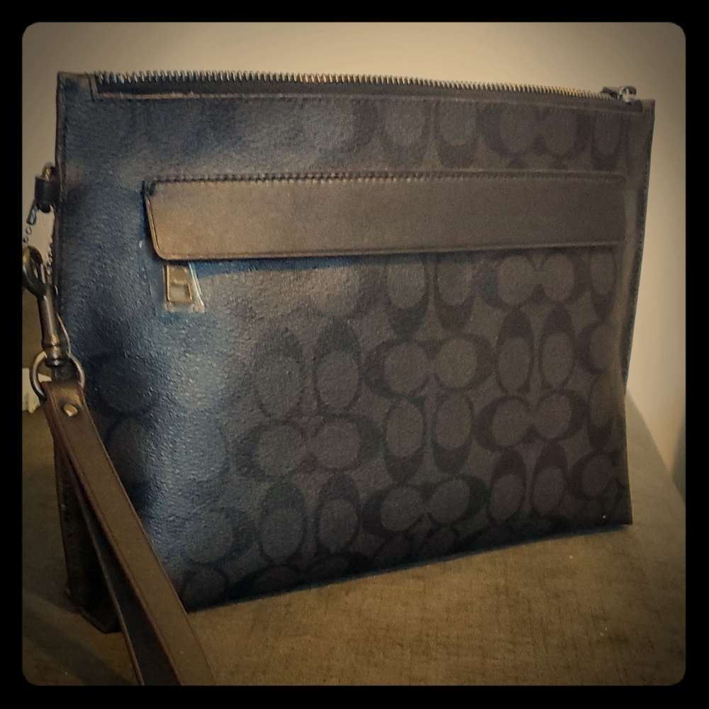 Coach Carryall pouch